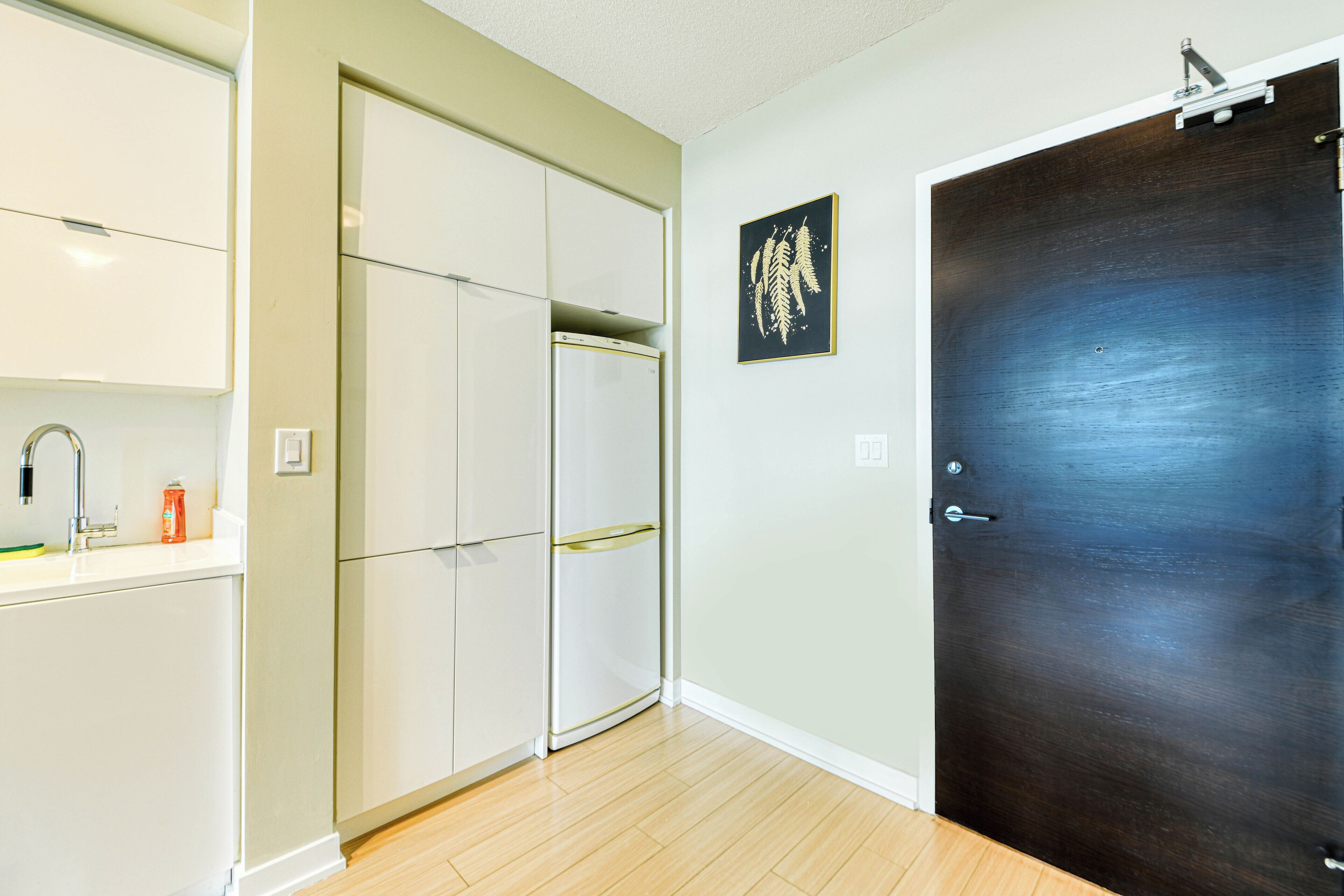 Executive Suite, 2 Bedrooms | Private kitchen