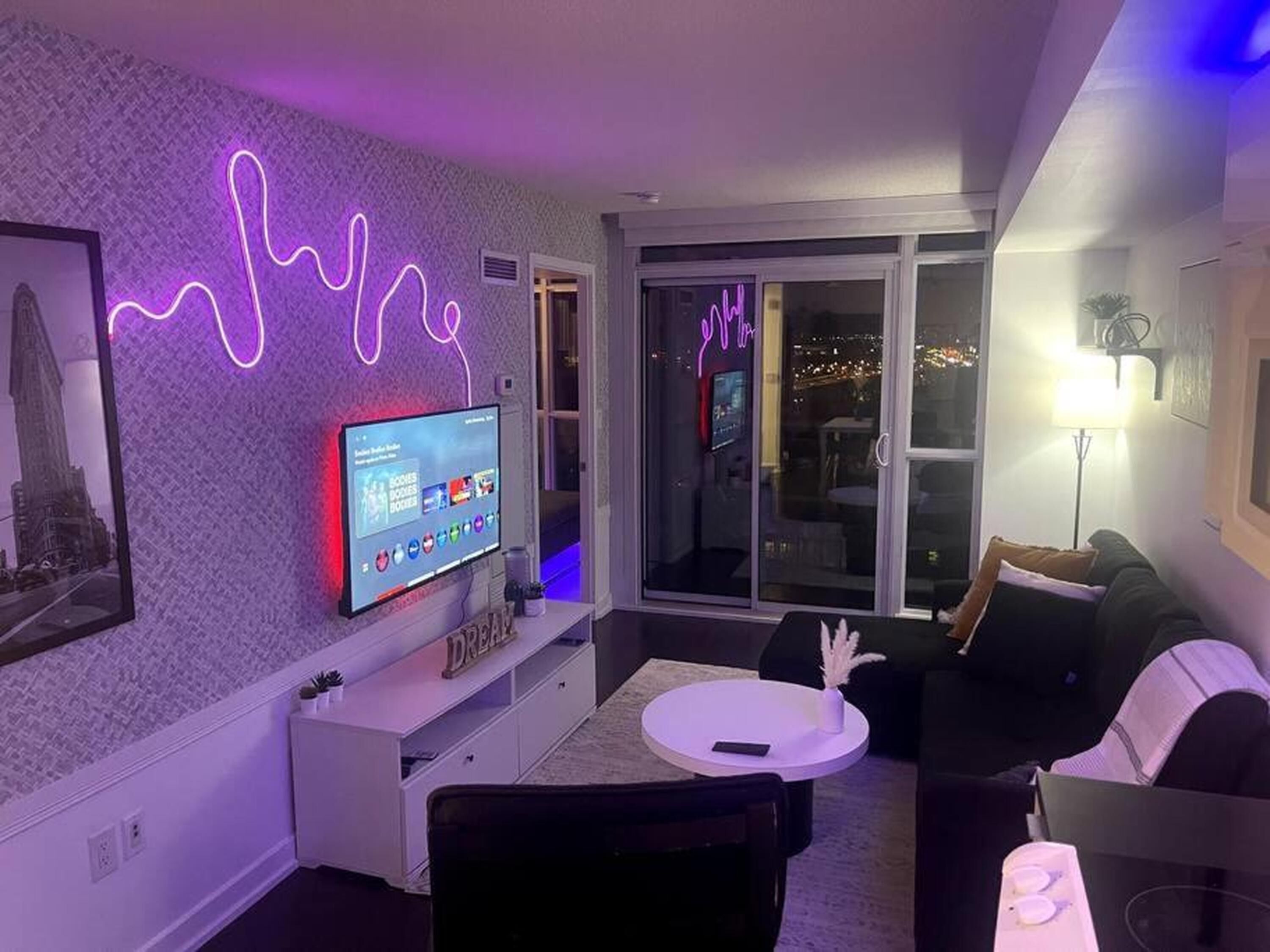 Luxury Suite, 2 Bedrooms, City View | Living area