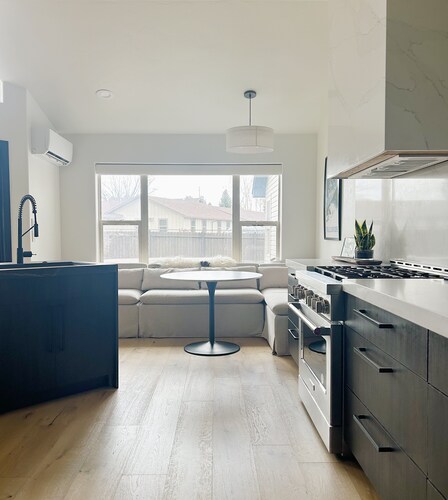 The LaBirdie; Hot Tub, Putting Green, Luxe Retreat