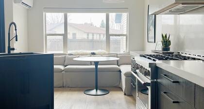 The LaBirdie; Hot Tub, Putting Green, Luxe Retreat