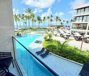Deluxe Apartment, Partial Sea View | Premium bedding, minibar, individually decorated, individually furnished - Porto Alto Resort - Pé na Areia (Ipojuca)