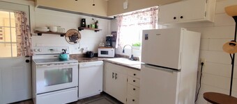 The Sunset - 1 bedroom spacious and comfortable with all the amenities