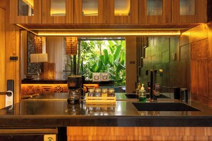 Basic Villa | Dining room