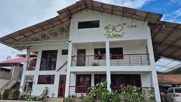 Façana frontal de l'allotjament