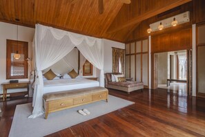 6 bedrooms, iron/ironing board, WiFi, bed sheets