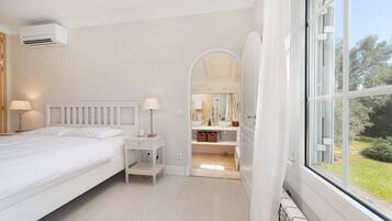 4 slaapkamers, een strijkplank/strijkijzer, gratis wifi, beddengoed