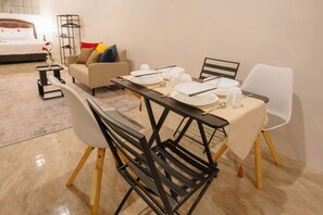 Dining - CBD Studio1 Next to Sun Plaza City Center! (Sumatera Utara)