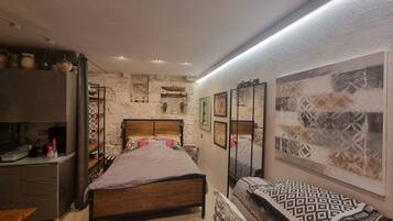 Zimmersafe, BĂŒgeleisen/BĂŒgelbrett, WLAN, BettwĂ€sche