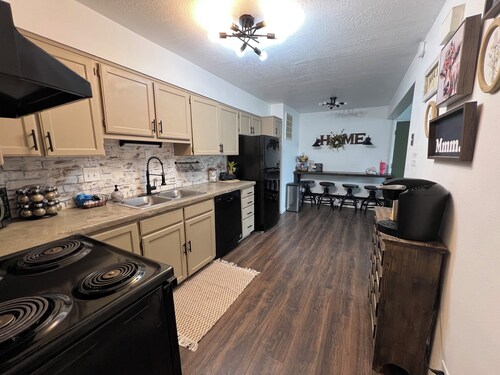Cozy Condo on 400 N