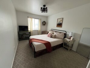 2 bedrooms, travel crib, free WiFi, bed sheets