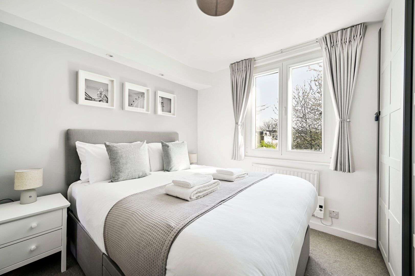 1 bedroom, desk, iron/ironing board, internet