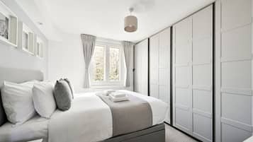 1 bedroom, desk, iron/ironing board, internet