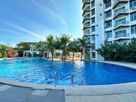 Pool. Apartment Klebang ipoh Near Aeon,Mcd,Free packing-Rent 1 month get dicount 20%