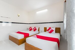 Basic Quadruple Room | Free WiFi - Nam Hai Hotel Q.Tan Binh -BAYLUXURY (Ho Chi Minh City)