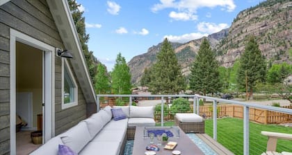 Hooray for Ouray! Hot tub and 2 blocks to Main Street!