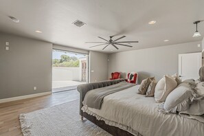 3 bedrooms, desk, iron/ironing board, travel cot - Travel Nurse Friendly Short-Term Furnished, Spanish Revival Retreat, Guard Gated (Tucson)