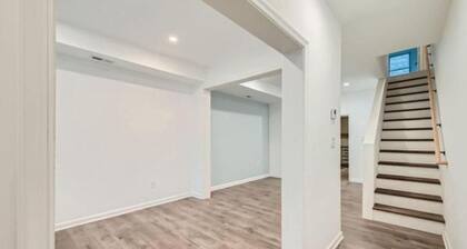 Charming 3-bedroom townhome with AC, WiFi in marvelous Baltimore