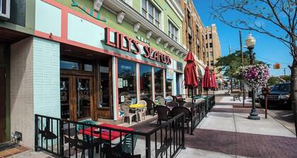 Cozy studio in charming Royal Oak with AC, WiFi