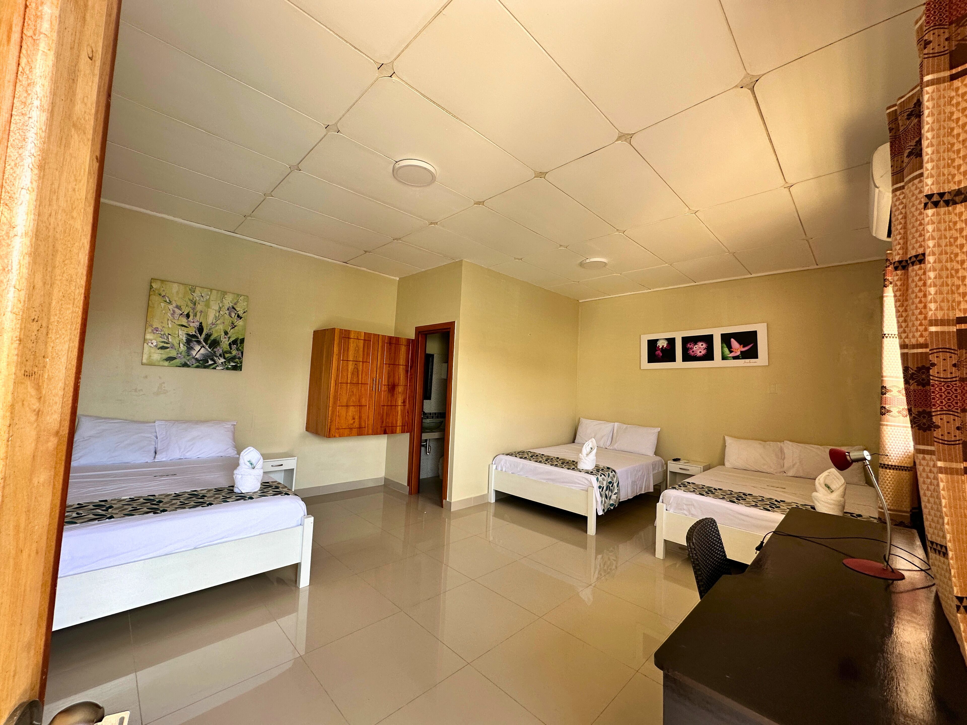 Desk, laptop workspace, free WiFi