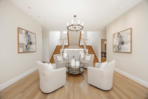 Luxurious 5-bedroom 5.5 bath house with AC, WiFi in charming Chadds Ford