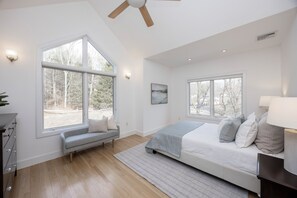 5 bedrooms, iron/ironing board, free WiFi, bed sheets