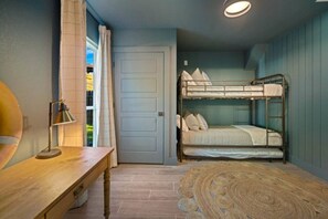 3 bedrooms, travel cot, WiFi, bed sheets
