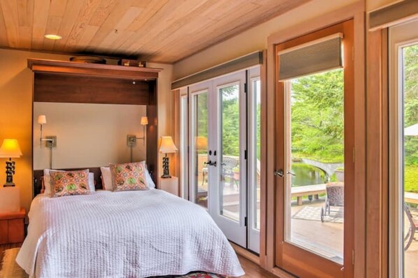 2 bedrooms, iron/ironing board, WiFi