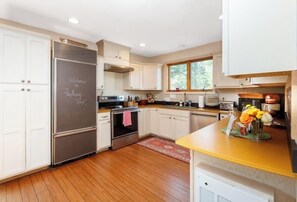 Microwave, stovetop, dishwasher, coffee/tea maker