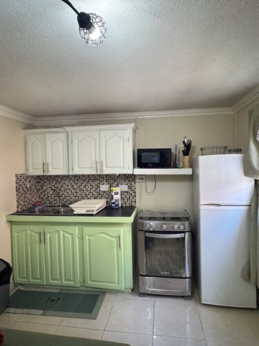 Charming 1-bedroom apartment in brilliant St James with AC, WiFi