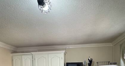 Charming 1-bedroom apartment in brilliant St James with AC, WiFi