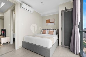 Apartamento, 2 habitaciones, vistas a la ciudad | 2 dormitorios y espacio para trabajar con un portátil