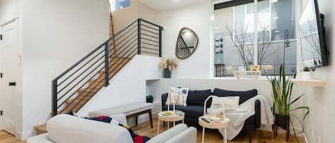 智能電視、書籍