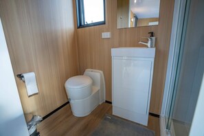 Bruser, hårtørrer, håndklæder