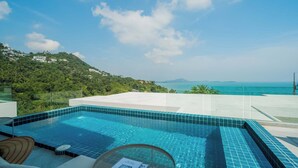 A rooftop infinity pool with a clear view of the ocean and hills. - Staylar Seaview Pool Villa - Coral Cove, Koh Samui CC2 (Koh Samui, Coral Cove)