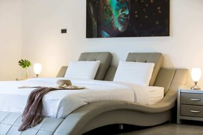 5 habitaciones, tabla de planchar con plancha, cuna de viaje y wifi 