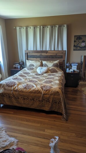 2 bedrooms, WiFi, bed sheets