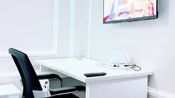 Chambre Double Exécutive, vue cour intérieure | Bureau, espace de travail pour ordinateur portable, Wi-Fi gratuit
