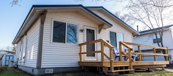 Charming 2-bedroom house in Cascade Lake Park Rochester