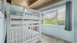 Room - 1950's Beachfront Home - Stunning Views! (Aptos)