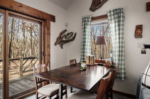 Lakefront w Water Toys, Deck, Fire Pit & Grill
