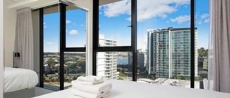 2 quartos, ferros/tábuas de passar roupa, Wi-Fi, roupa de cama