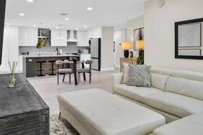 TV, ping pong, offices - Luxury Pool Retreat | Bikes, Fire Pit & Lanai | Extended Stay | Saddlebrook Resort Amenities (Wesley Chapel)