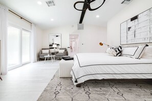 3 bedrooms, desk, free WiFi, bed sheets