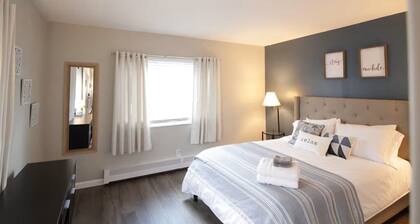 Mustang Maple, Condo,Fairborn, MINUTES to WPAFB & WSU, Fast Wifi
