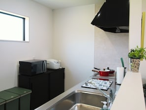Fridge, microwave, stovetop