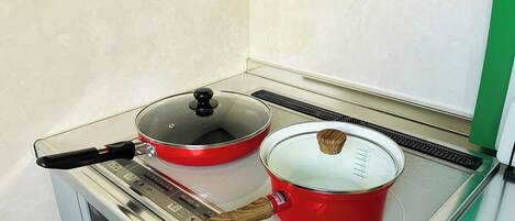 Fridge, microwave, stovetop