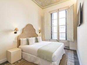 3 bedrooms, iron/ironing board, Internet, bed sheets