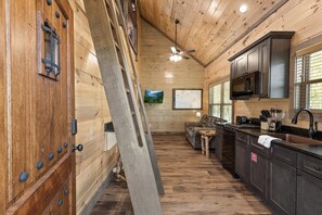 Fridge, oven, stovetop, coffee/tea maker