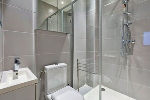 تجهيزات دش، مجففات شعر، مناشف