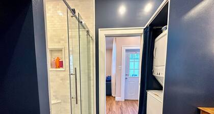 Charming 1 & 1/2 bedroom cottage in urban oasis, nested in central Los Angeles